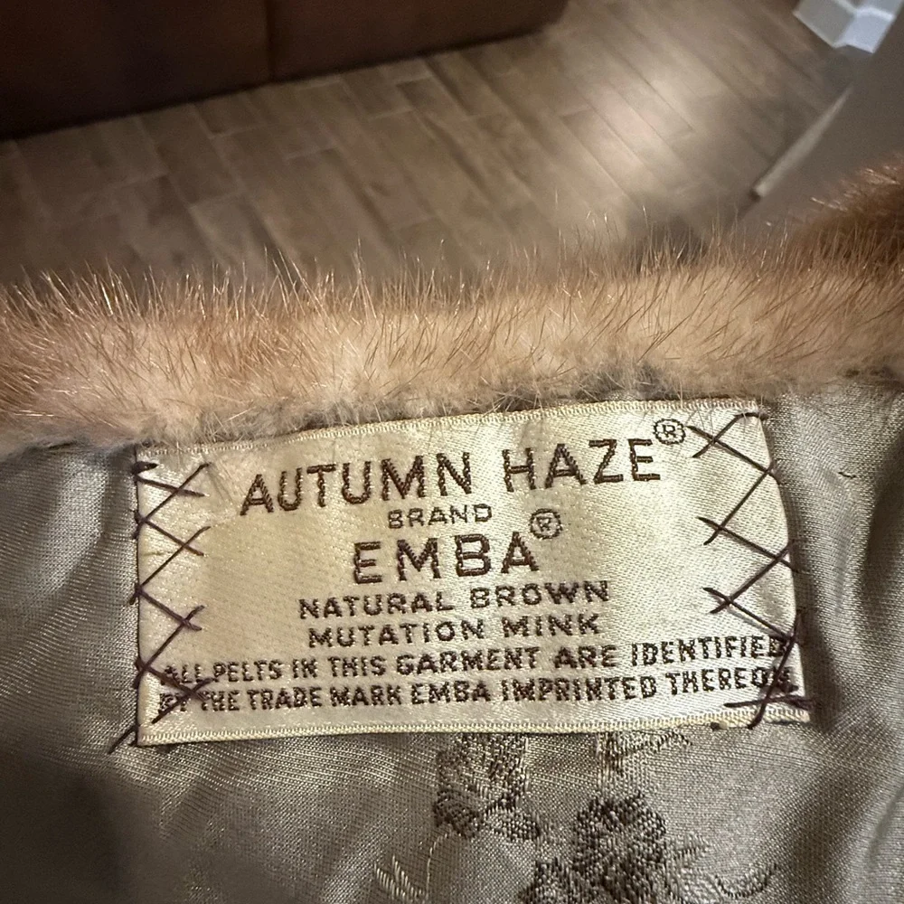 Luxurious Brown Fur Coat - Picture 4 of 9